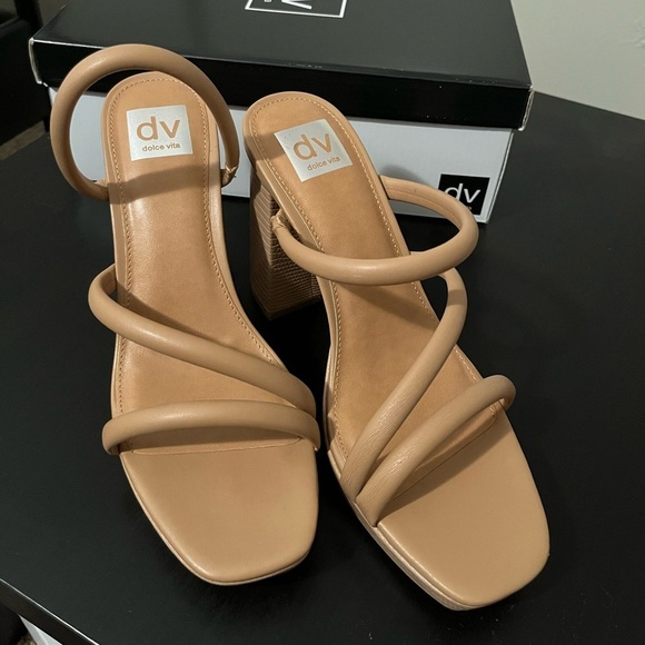DV By Dolce Vita Pyro Platforms NWT - Picture 7 of 13